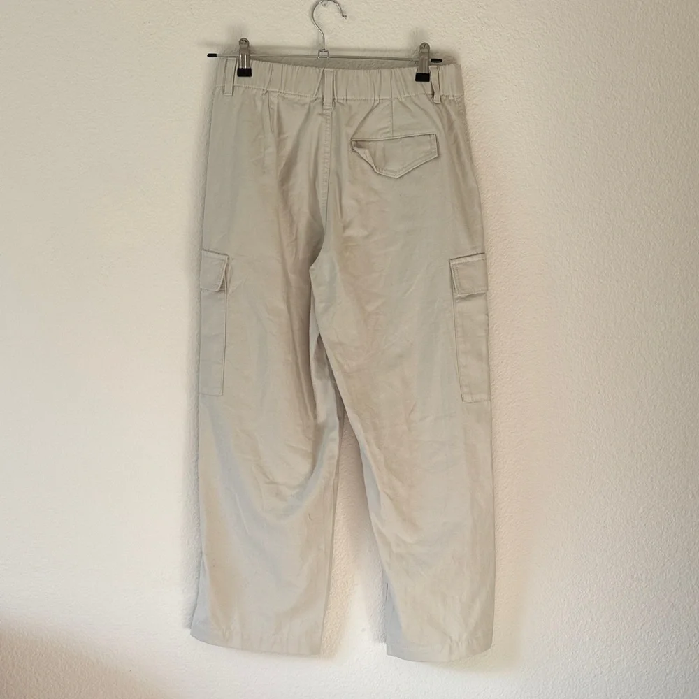 Uniqlo Beige Cargo Pants Petite - Picture 3 of 4